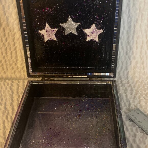 NEW Handmade Resin Designed Closing Lid Keepsakes Jewelry Trinket Box - Picture 8 of 11